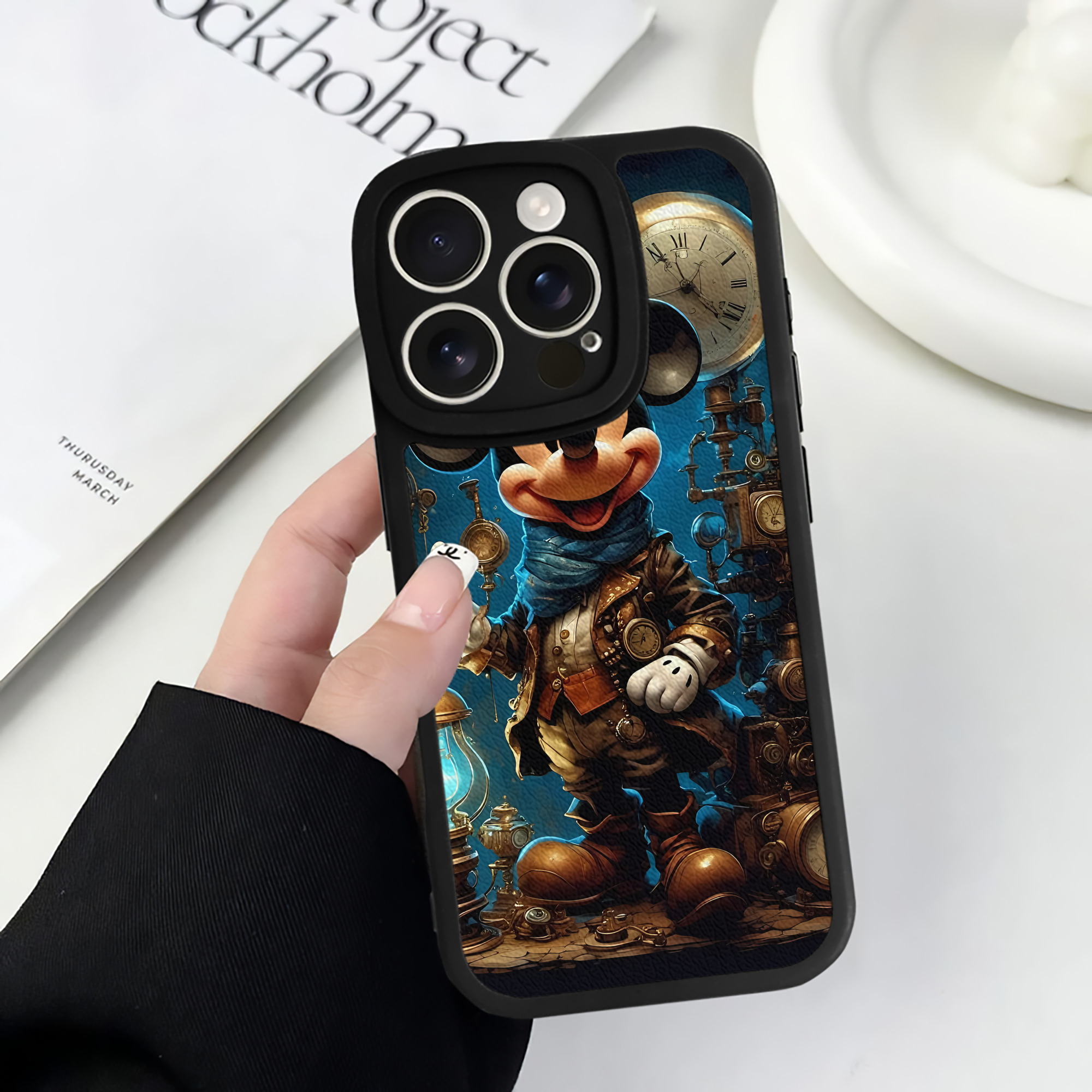（画像用） ミッキーマウス Mickey Mouse 【iPhone 16シリーズ対応】シリコンスマホケース（レザー調） 材質：シリコン